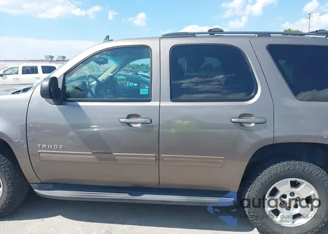 2011 Chevrolet Tahoe Ls z USA, uszkodzony, nr VIN 1GNSKAE0XBR392458